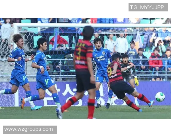 德岛漩涡与鸟栖的激烈对决展现日本足球的魅力与竞争力 德岛漩涡与鸟栖的激烈对决展现日本足球的魅力与竞争力