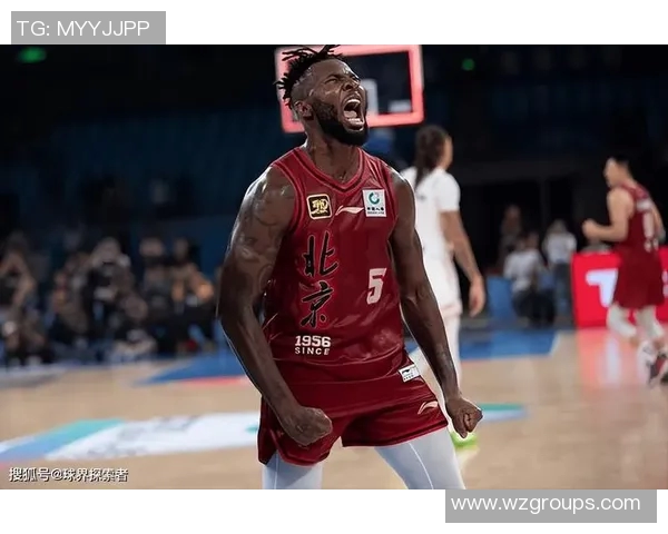 克里斯多夫-奥贝克帕成为CBA赛场上的焦点球员