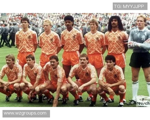 荷兰三剑客的传奇故事与足球精神的传承与影响