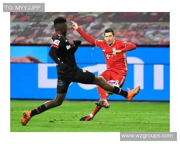 莱万重返安联球场引发拜仁球迷愤怒指责其忘恩负义