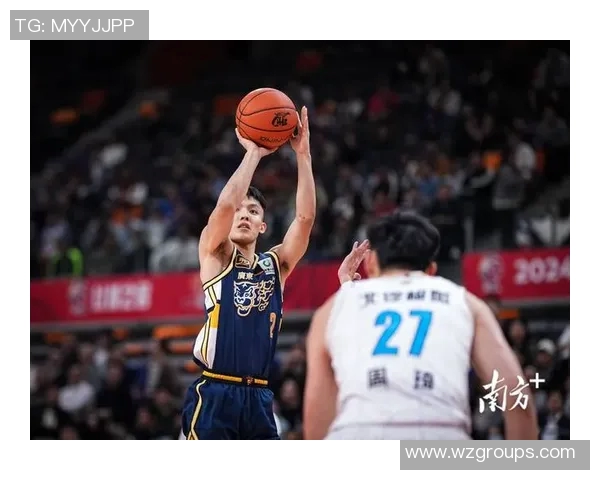 今晚CBA精彩回放广东队对阵上海队的激烈对决与精彩瞬间分析